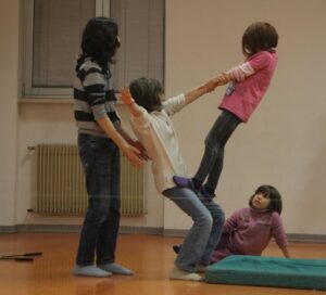 10 Acro 3